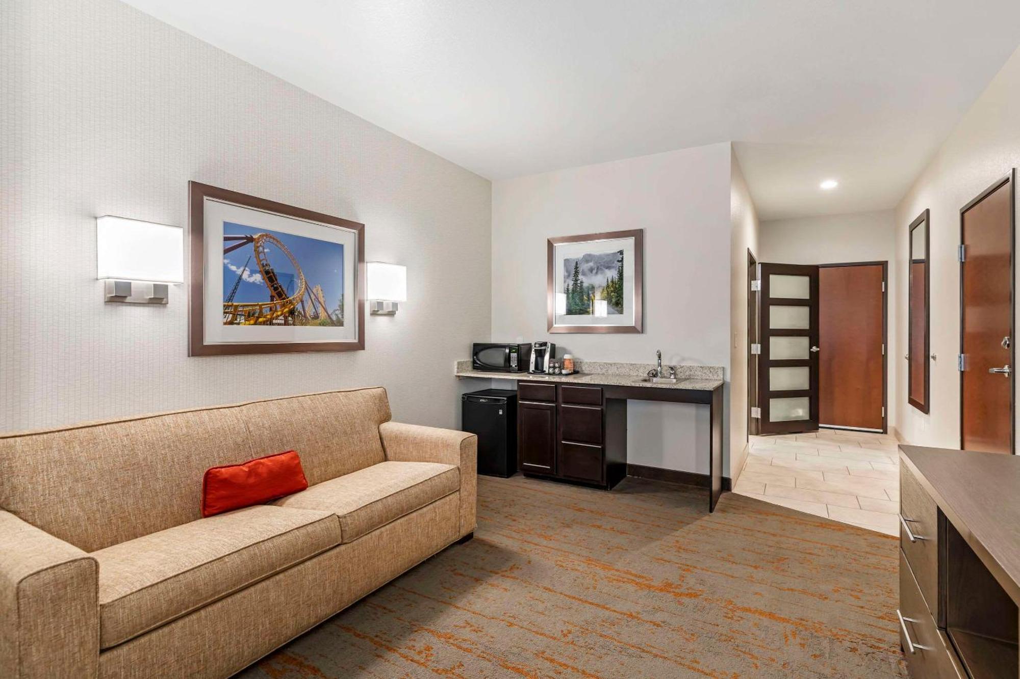 Comfort Inn & Suites Brighton Denver Ne Medical Center Екстериор снимка